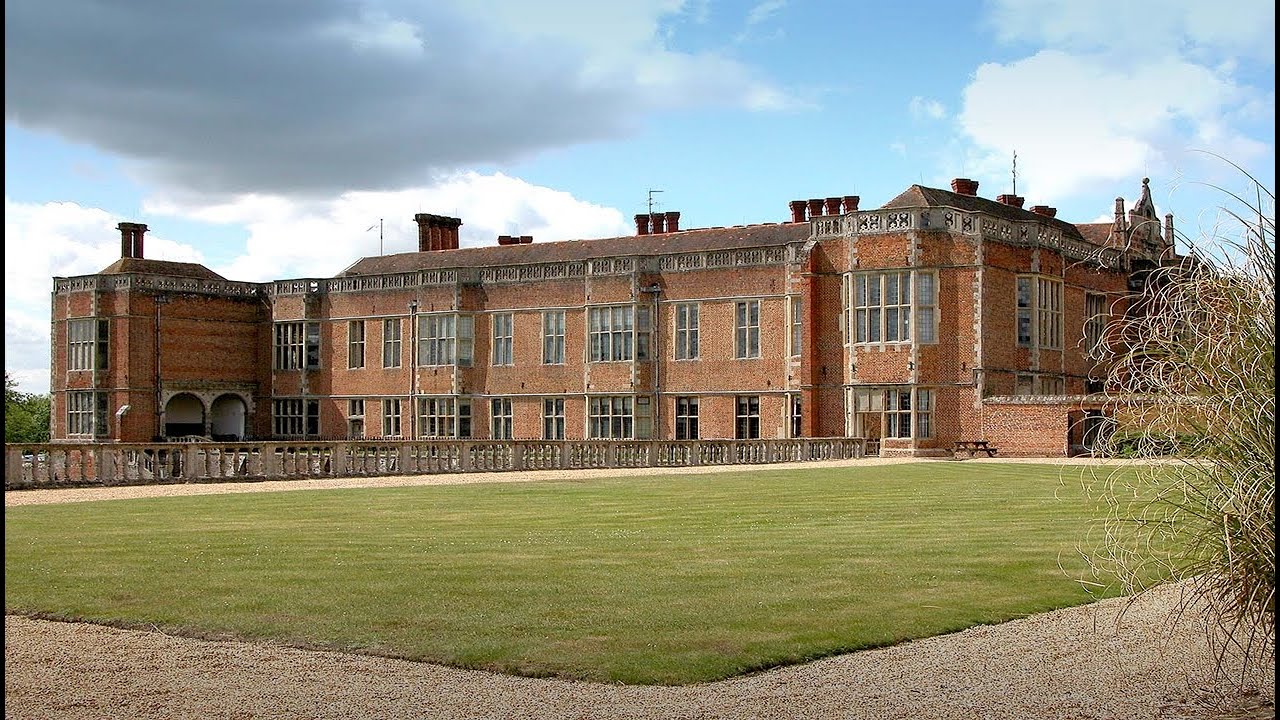 Is this England’s Most Haunted House? Exploring Bramshill House and Estate (Police Training College)