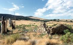 28 Ghost Towns in Nevada: Eerie Ruins, History & Visiting Tips Dun20Glen20Chafee 1