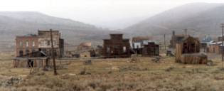 28 Ghost Towns in Nevada: Eerie Ruins, History & Visiting Tips Gold20Point