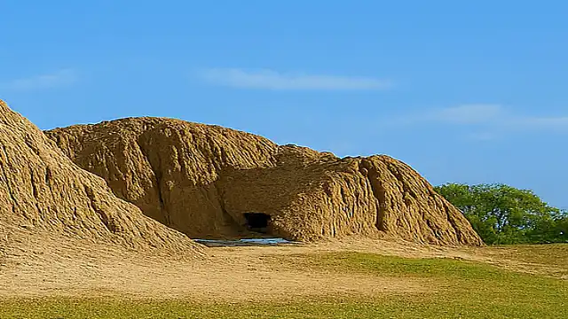 Huaca Rajada (The Discovery Site)