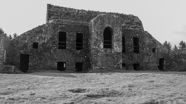 8 Most Haunted Places in Ireland: Castles & Ghost Stories The Hell Fire Club (County Dublin)