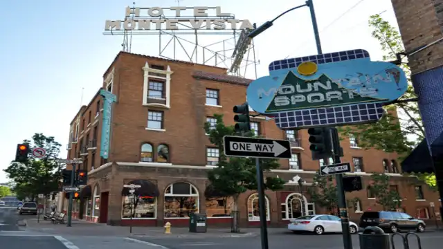 Haunted Route 66: Ghost Stories, Legends & Road Trip Guide Hotel Monte Vista