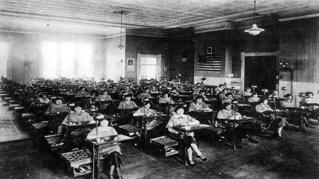 What Happened to the Radium Girls? Radium Jaw Story Lip, Dip, Paint