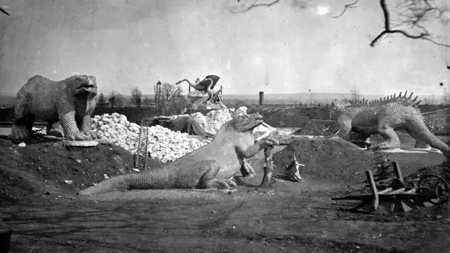 Richard Owen: The Genius Who Named Dinosaurs and Lied Crystal Palace dinosaur sculptures