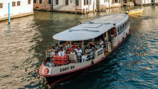 Venice Vaporetto Guide 2026: Tickets, Routes & Prices ACTV vaporetto