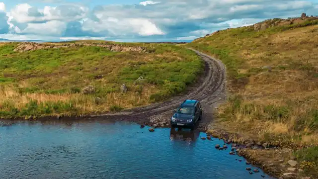 2WD vs 4WD in Iceland: Ring Road & F-Road Rental Guide Iceland: Ring Road & F-Road