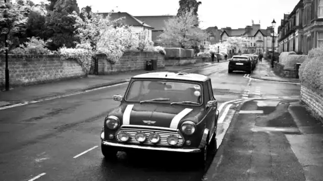 Driving on the left side in Great Britain