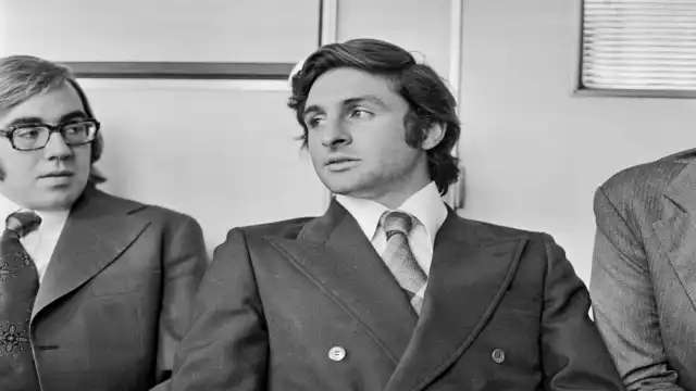 Roberto Canessa (left) and Nando Parrado (right) after rescue.