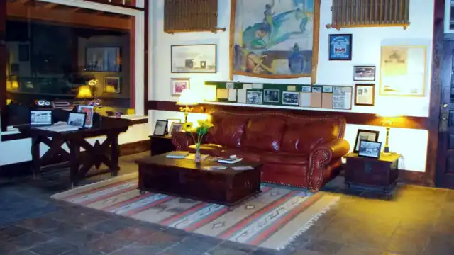 Shaffer Hotel: Inside