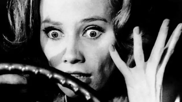 is Mary dead in Carnival of Souls