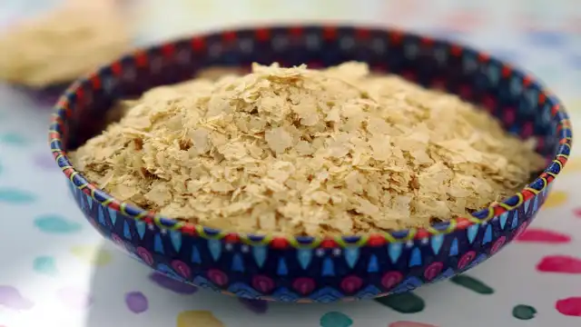 Why Vitamin B12 is Essential for Every Vegan: Guide fortified nutritional yeast flakes