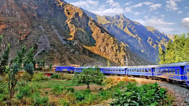 PeruRail Vistadome vs Expedition: Which Train Is Best? PeruRail Vistadome vs Expedition